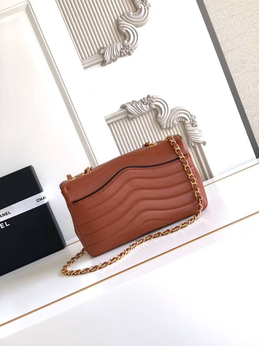 Chanel Wave Flap AS6497 23 x 14 x 7 3823
