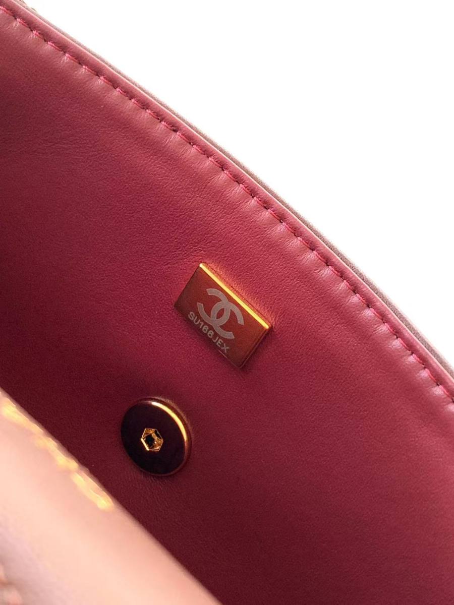 Chanel Wave Flap AS6497 23 x 14 x 7 4E90