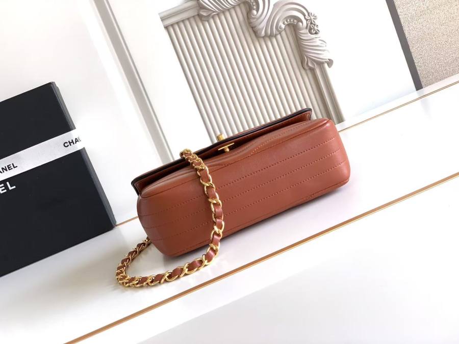 Chanel Wave Flap AS64978 23 x 14 x 7 1BBE