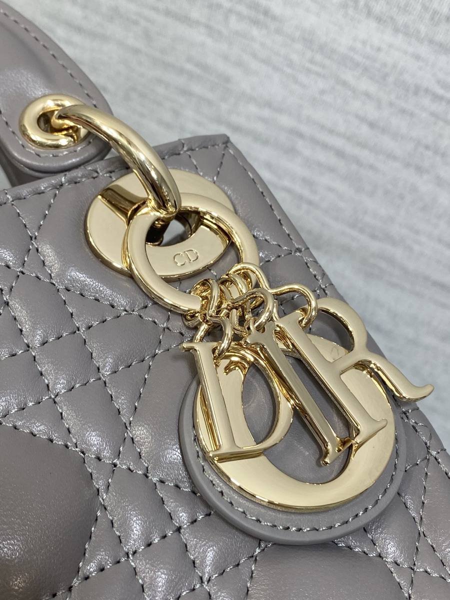 RP 2971000 Dior Lady Dior Small 3-Grid 5EEE Small 3-Grid 20x17x8