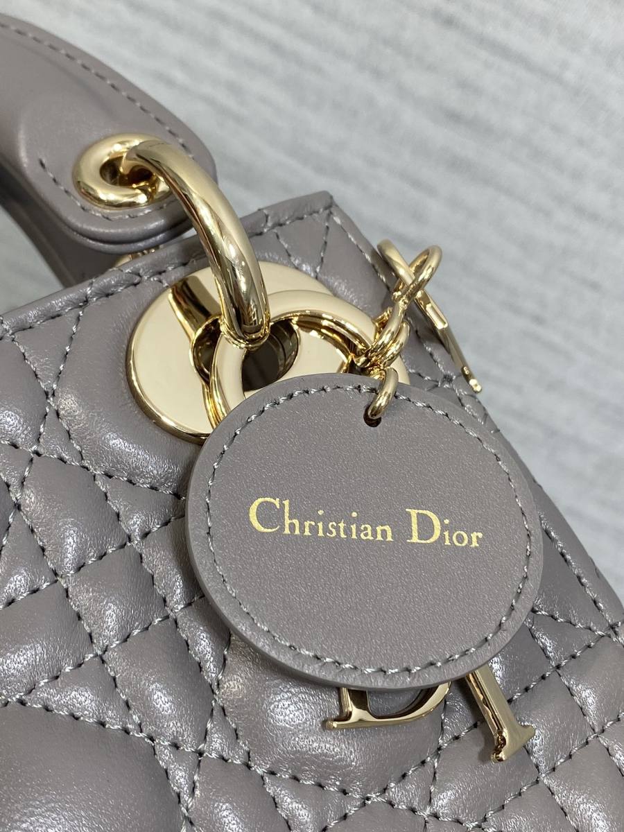 RP 2971000 Dior Lady Dior Small 3-Grid 5EEE Small 3-Grid 20x17x8