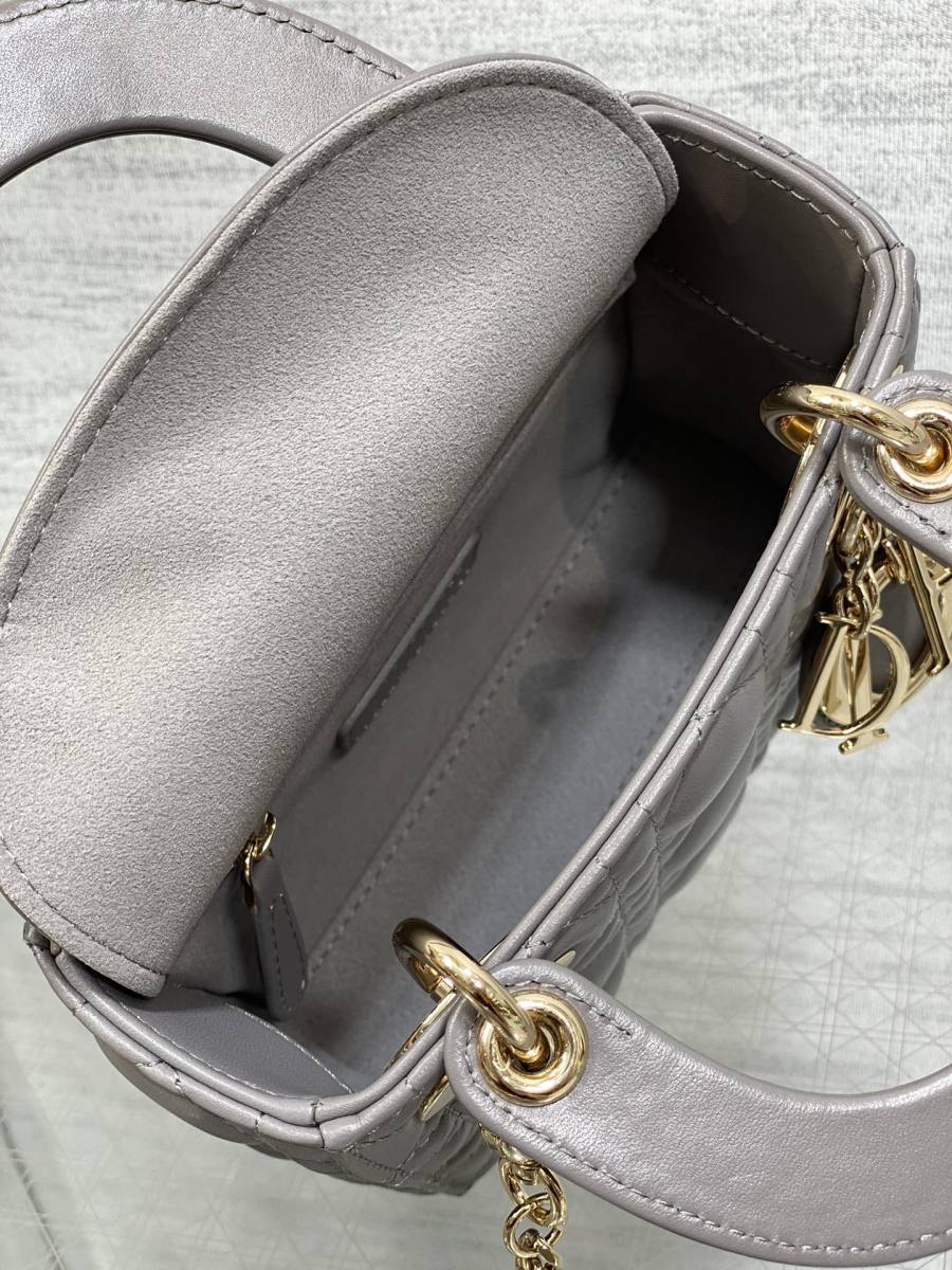 RP 2971000 Dior Lady Dior Small 3-Grid 5EEE Small 3-Grid 20x17x8