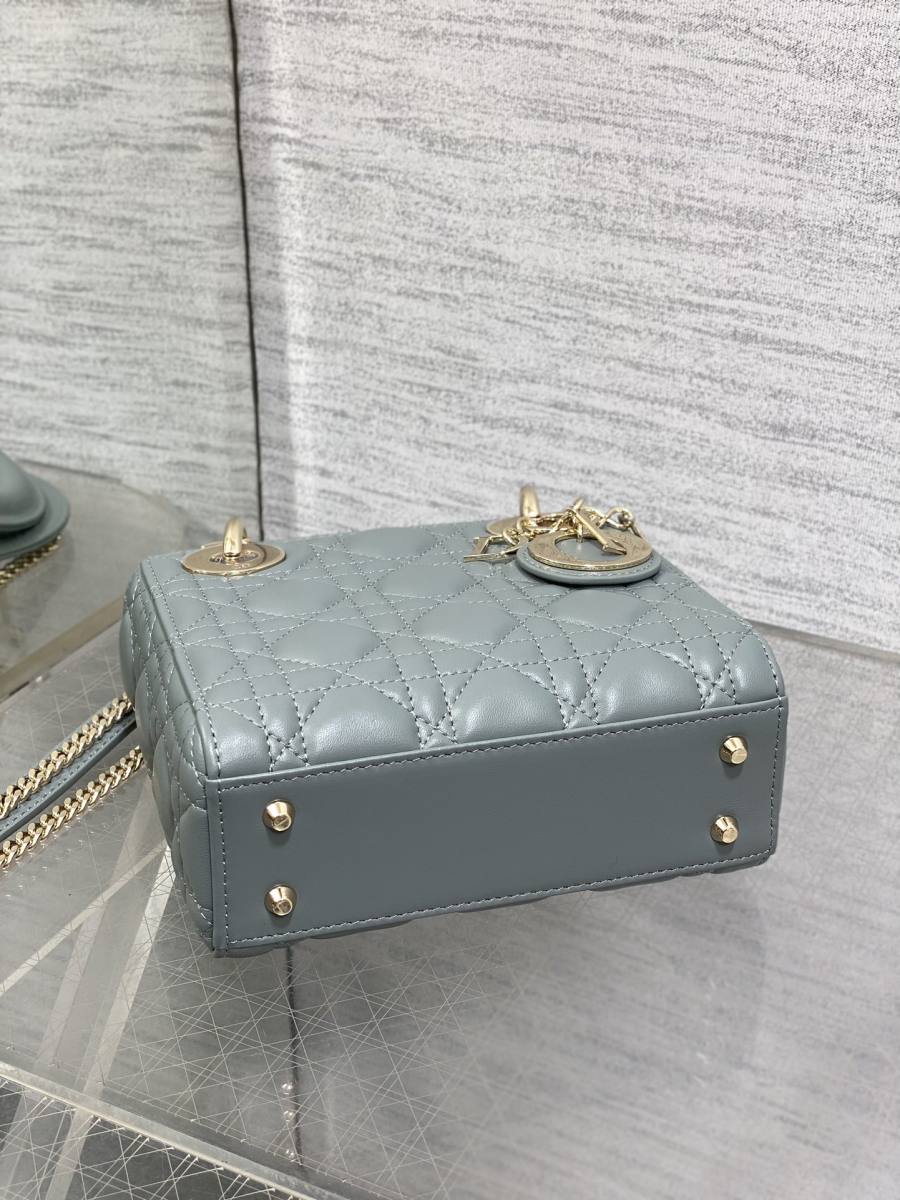 RP 2971000 Dior Lady Dior Small 3-Grid AA7C Small 3-Grid 20x17x8