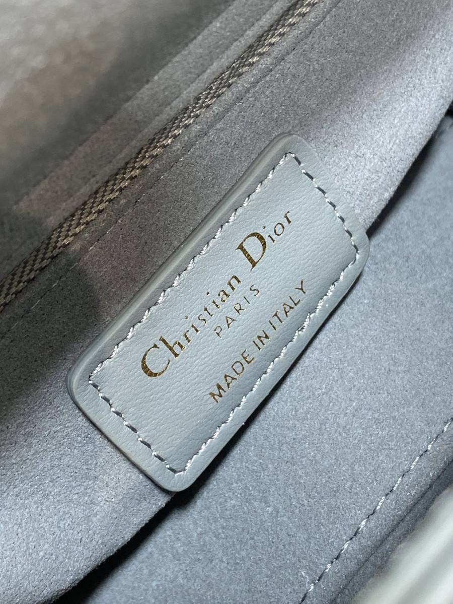 RP 2971000 Dior Lady Dior Small 3-Grid AA7C Small 3-Grid 20x17x8