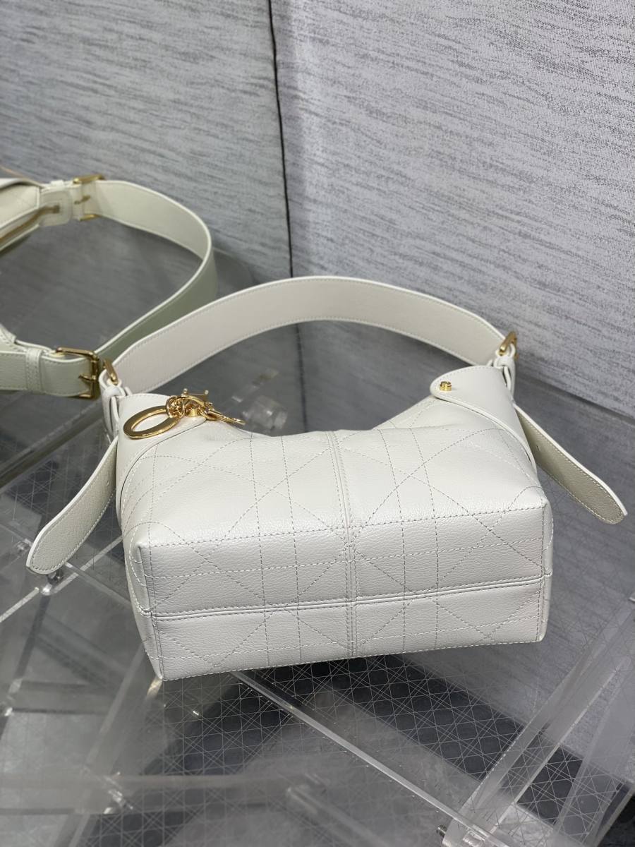 RP 3592000 Dior Voyage Oiled Calfskin Small 261E Small 25x20x12