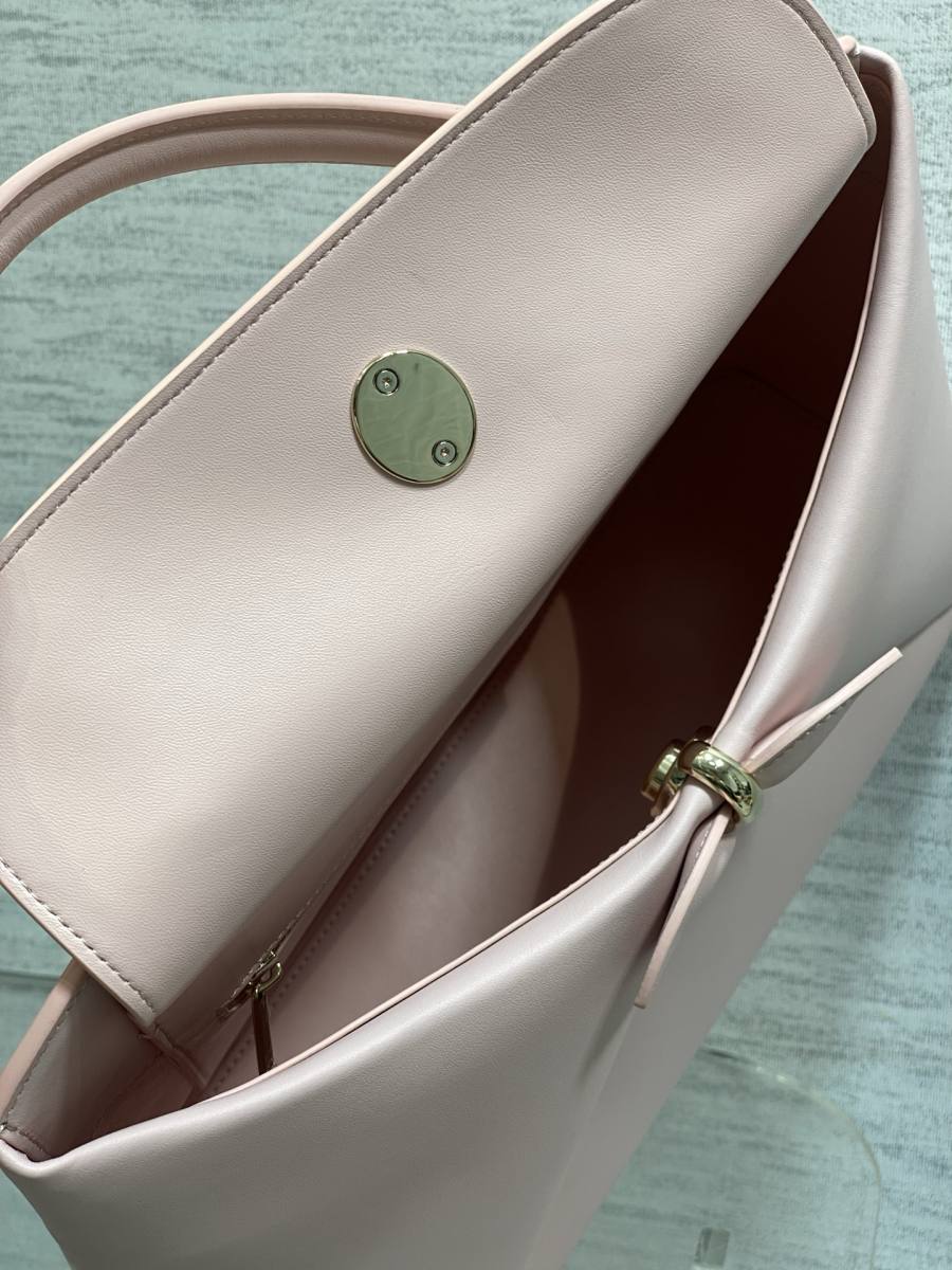RP 3646000 Dior 2026 Bow Handle Bag Large EA01 Large 30x22x12