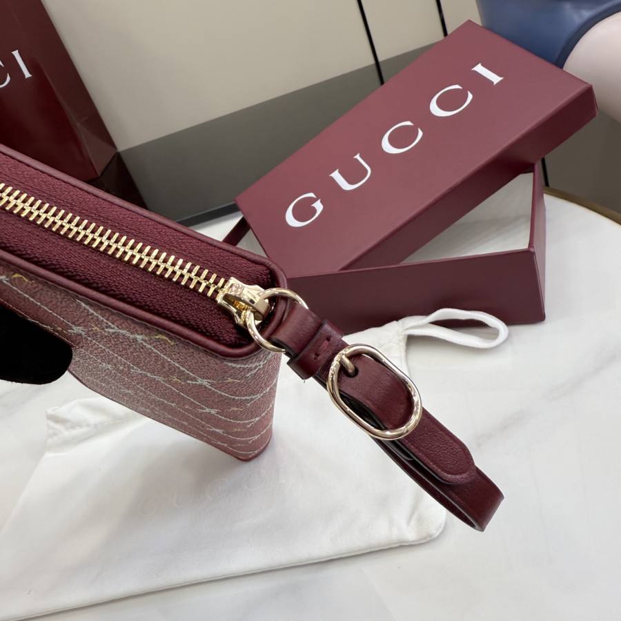 RP 2107000 Gucci GG Emblem Mini Wallet Beige 8FC4
