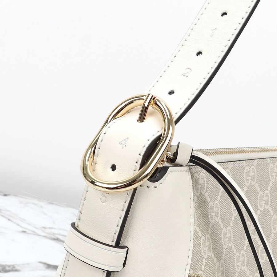 RP 2593000 Gucci 815216 31.5x21x8 815216 38EA