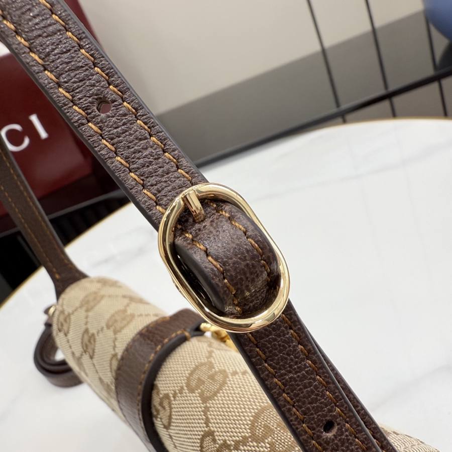 RP 2728000 Gucci Jackie 1961 76A2