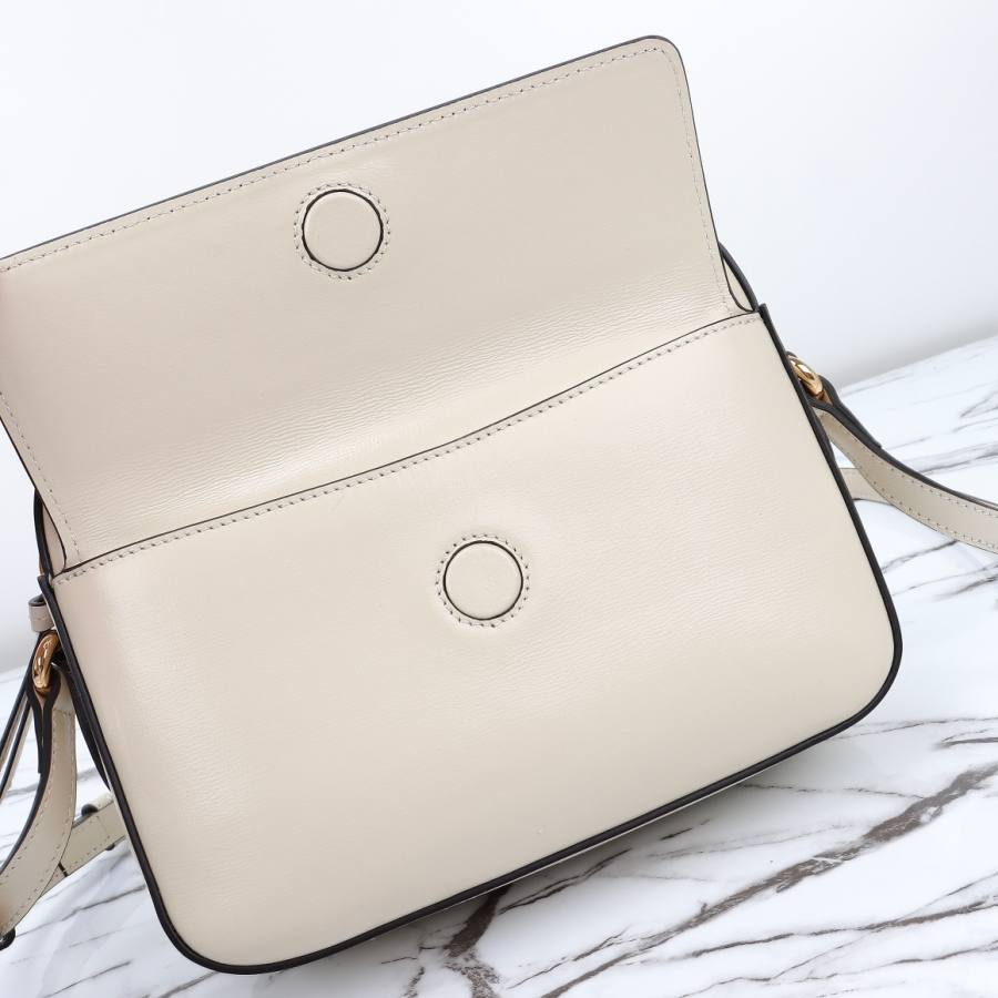 RP 2755000 Gucci 645454 White Leather 22.5x17x6.5 645454 66B7