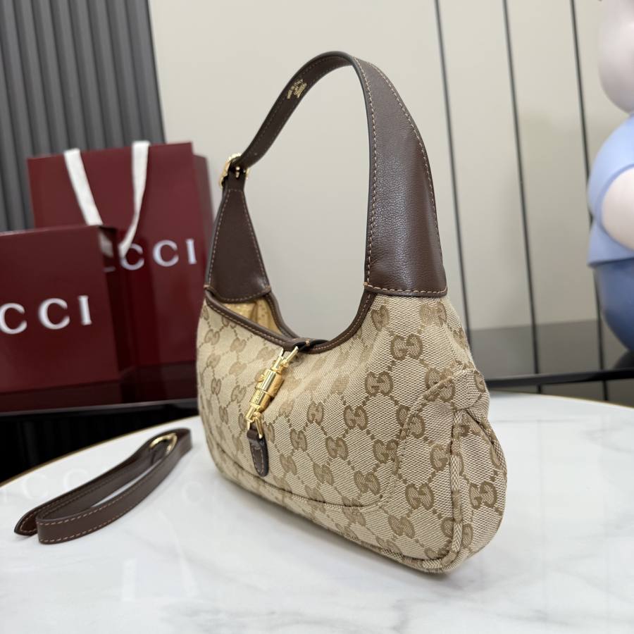 RP 2809000 Gucci Jackie Slim 9609