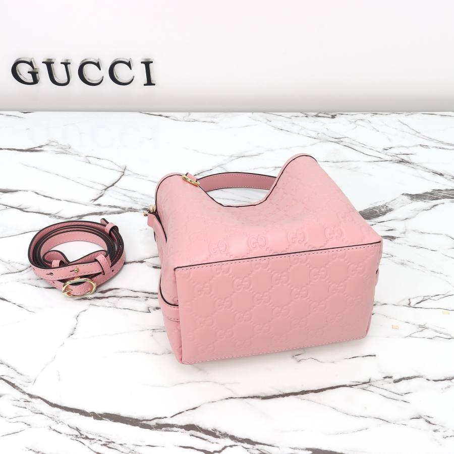 RP 2836000 Gucci GG Emblem Bucket Small 19x18x11 815118 EEC7
