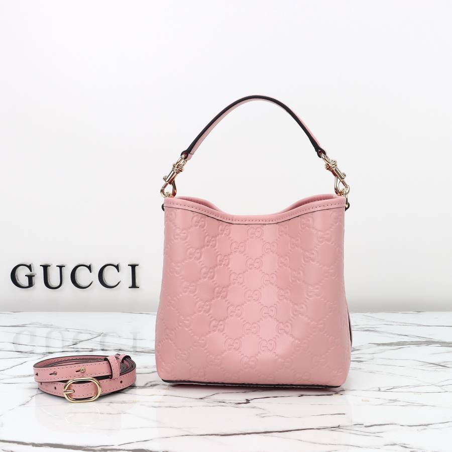 RP 2836000 Gucci GG Emblem Bucket Small 19x18x11 815118 EEC7