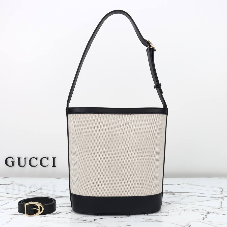 RP 2917000 Gucci 833660 White Canvas 26x27.5x11.5 833660 1B3B