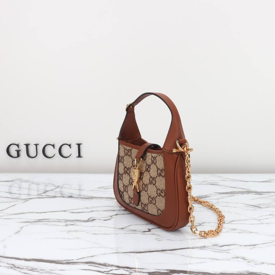 RP 3025000 Gucci 675799 19x13x3 675799 3909