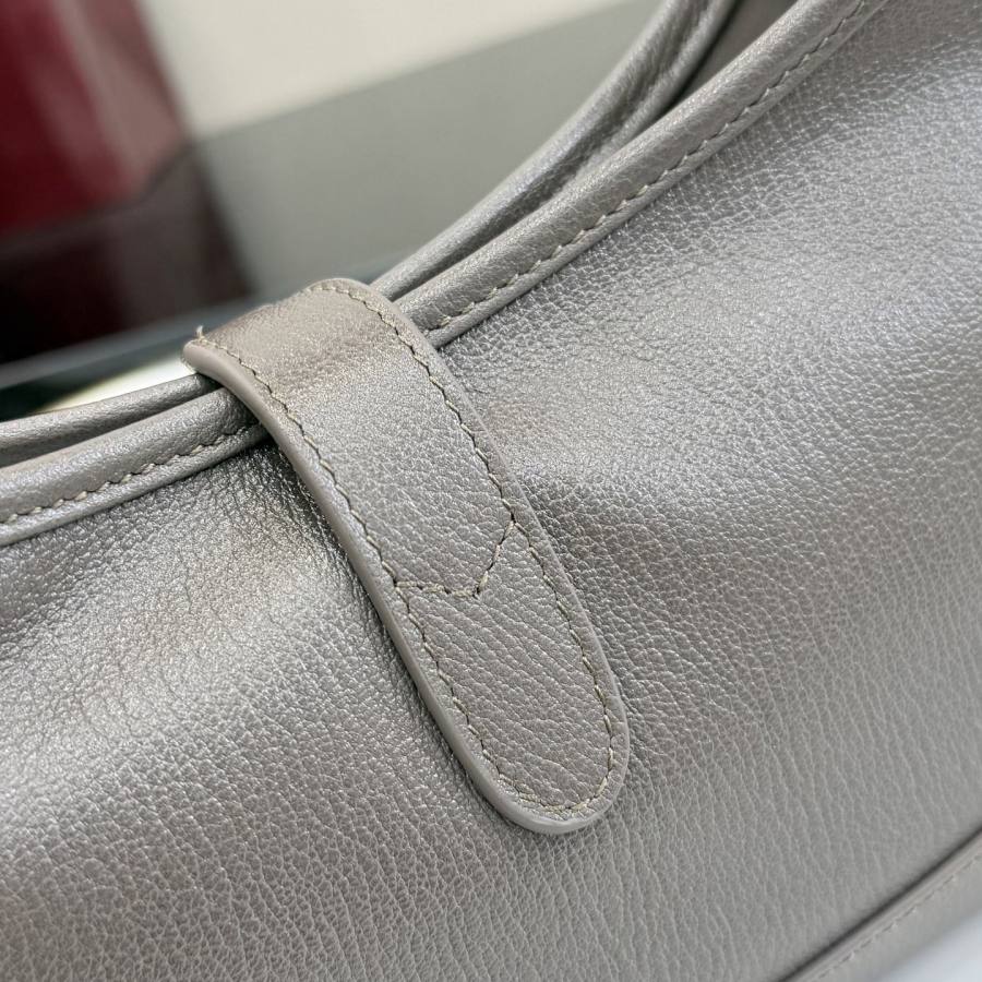 RP 3079000 Gucci Jackie Slim Medium 27x13x3.5 863137 8695