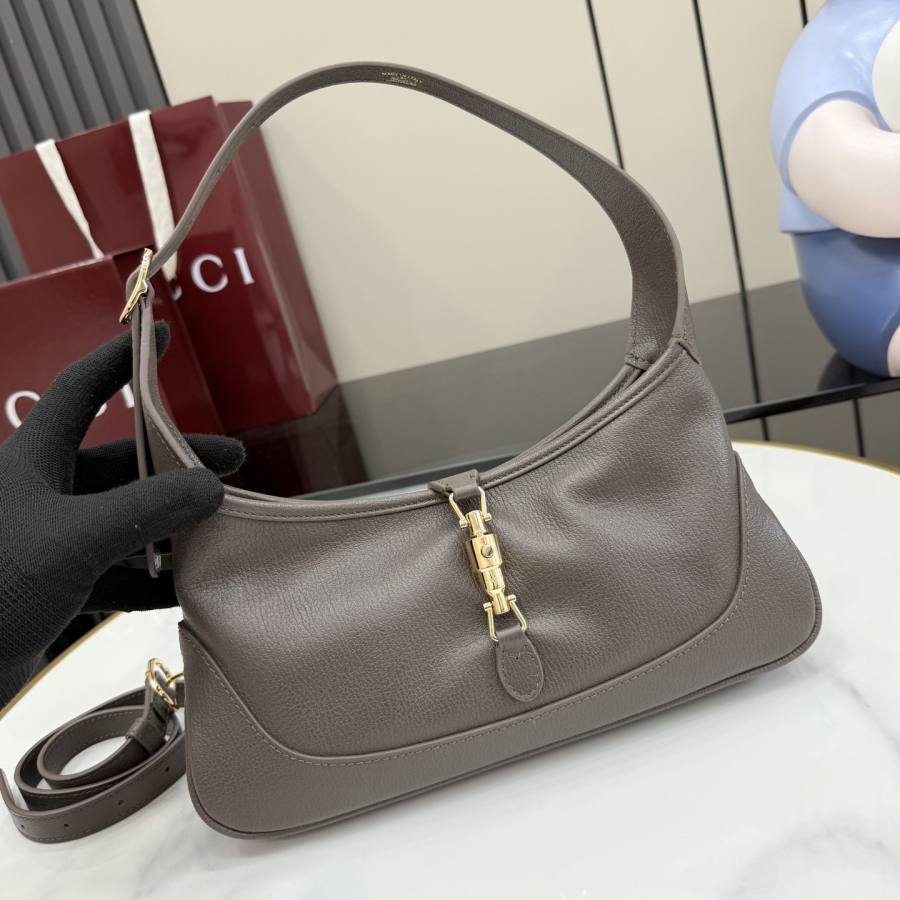RP 3079000 Gucci Jackie Slim Medium 27x13x3.5 863137 8695