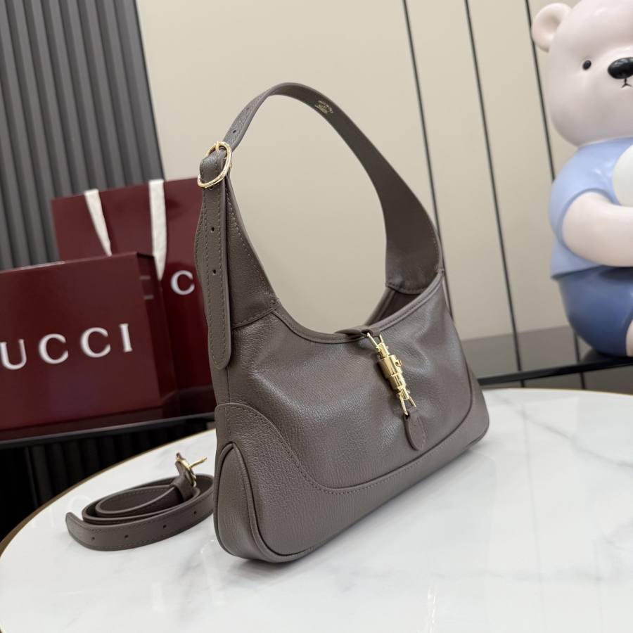 RP 3079000 Gucci Jackie Slim Medium 27x13x3.5 863137 8695