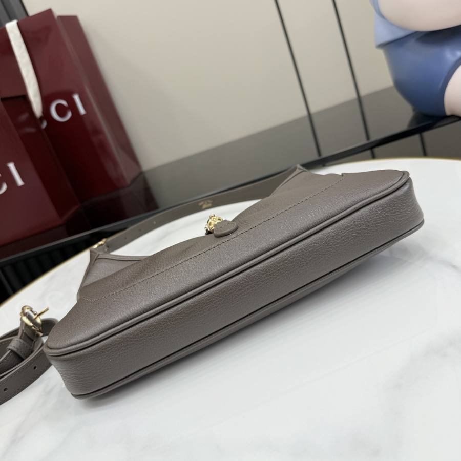 RP 3079000 Gucci Jackie Slim Medium 27x13x3.5 863137 8695