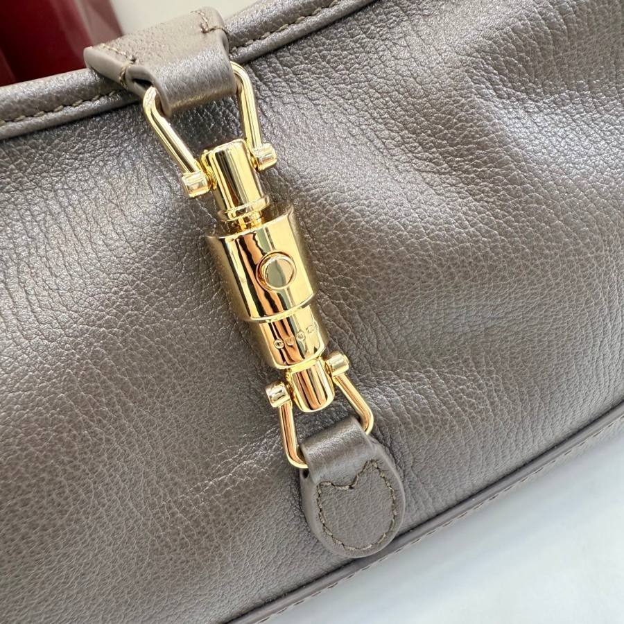RP 3079000 Gucci Jackie Slim Medium 27x13x3.5 863137 8695