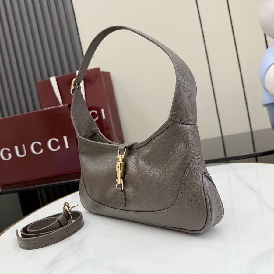 RP 3079000 Gucci Jackie Slim Medium 27x13x3.5 863137 8695
