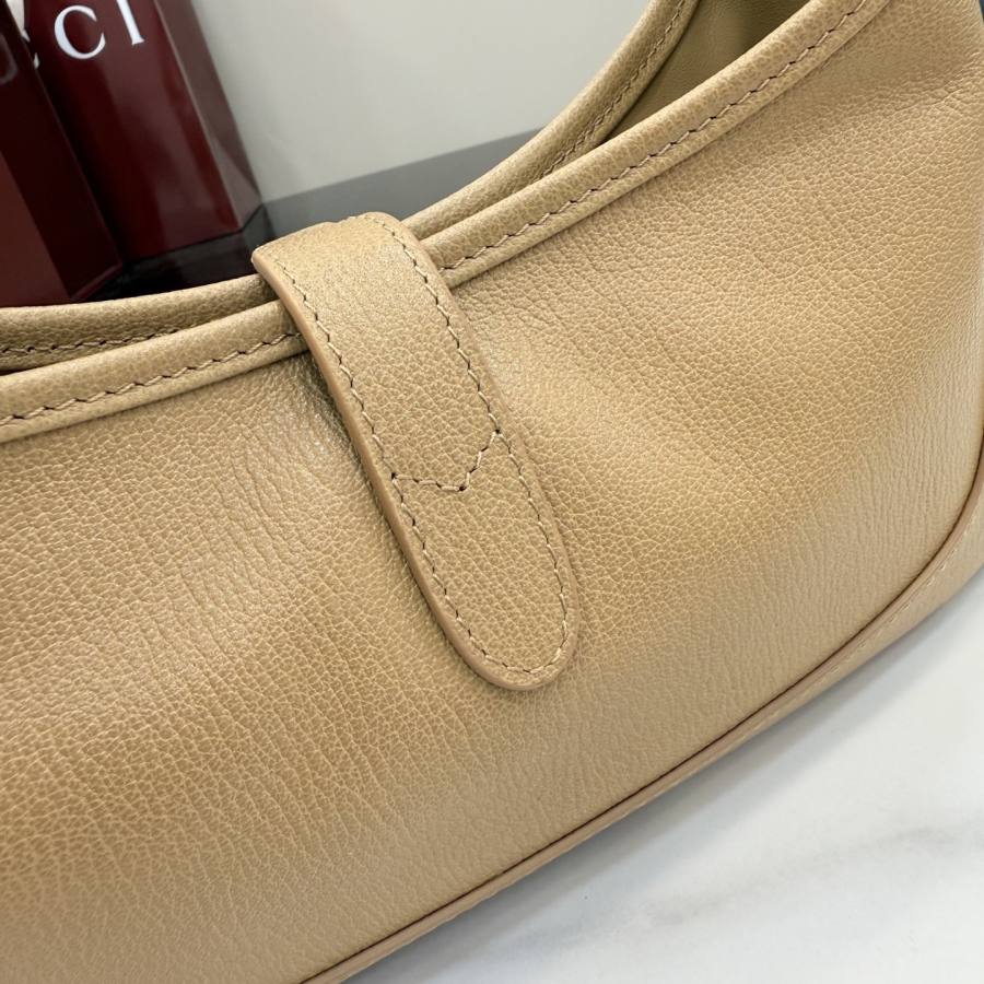 RP 3079000 Gucci Jackie Slim Medium 27x13x3.5 863137 D1B0