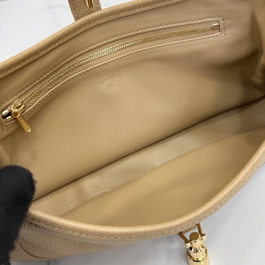 RP 3079000 Gucci Jackie Slim Medium 27x13x3.5 863137 D1B0