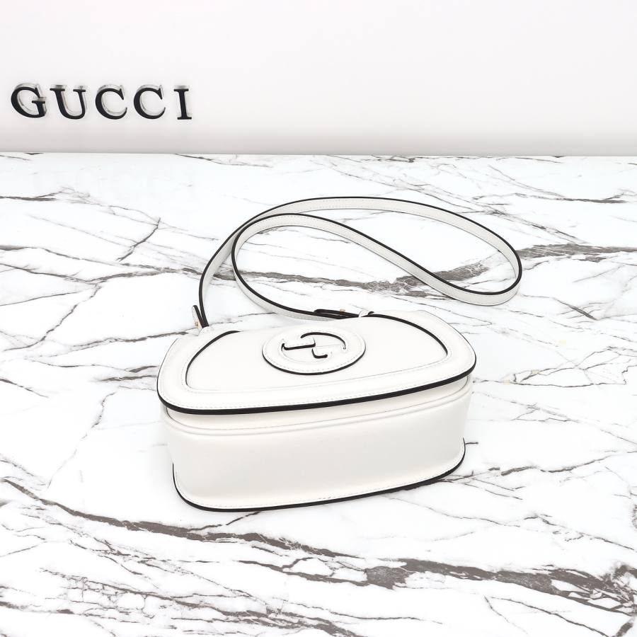 RP 3133000 Gucci 815700 White Leather 21.5x11x8 815700 FAC7