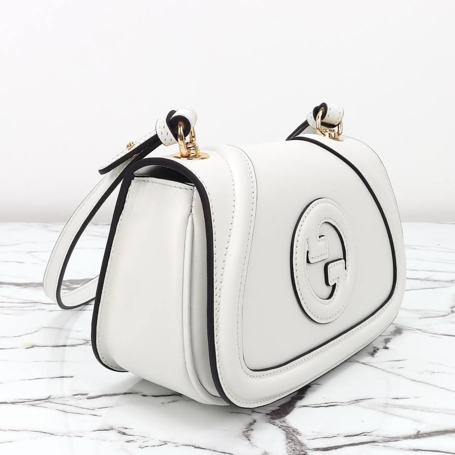 RP 3133000 Gucci 815700 White Leather 21.5x11x8 815700 FAC7