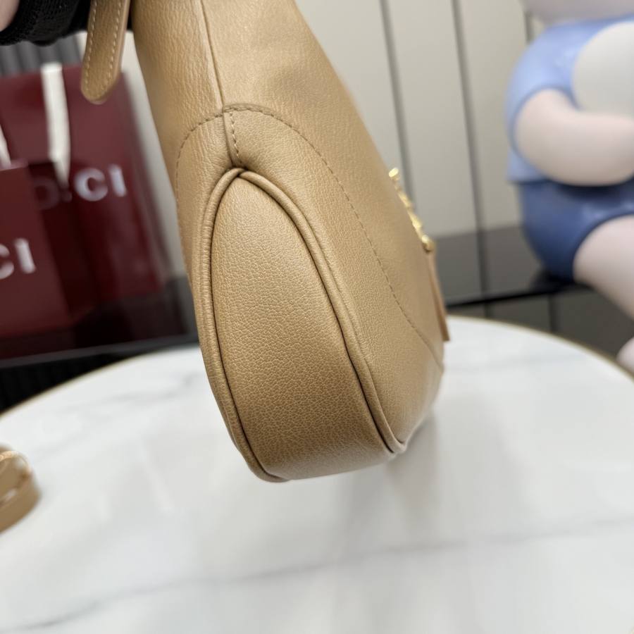 RP 3430000 Gucci Jackie Slim Medium 31.5x21x5 863136 02B1