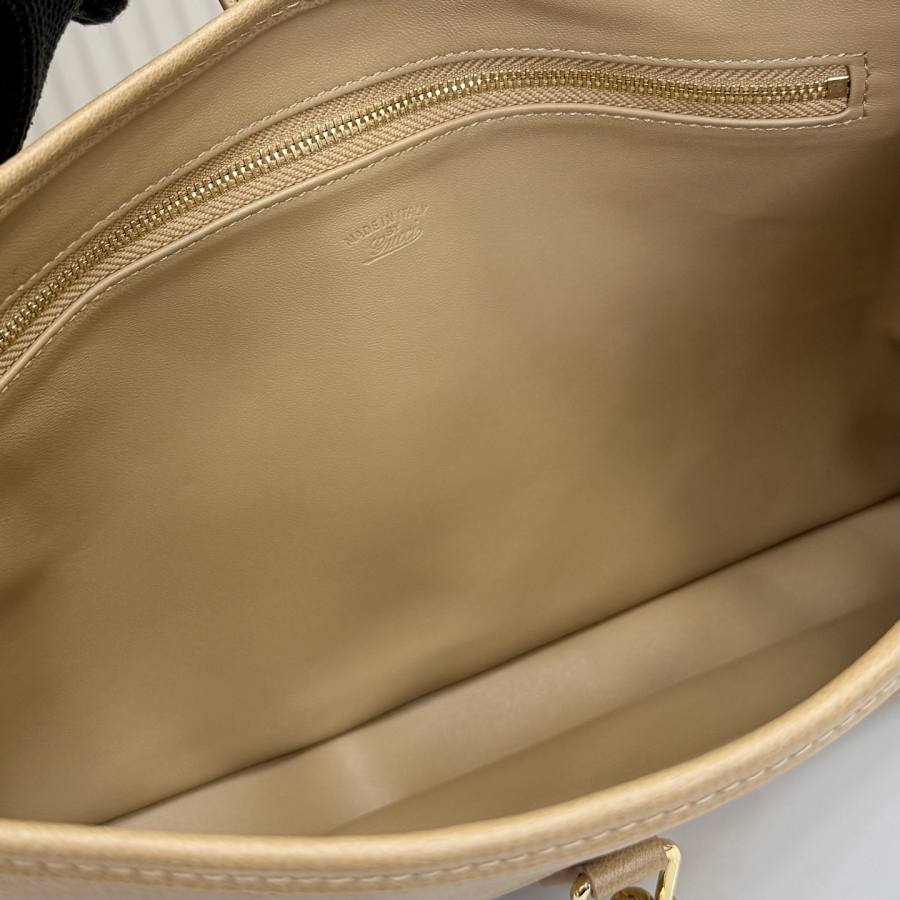 RP 3430000 Gucci Jackie Slim Medium 31.5x21x5 863136 02B1