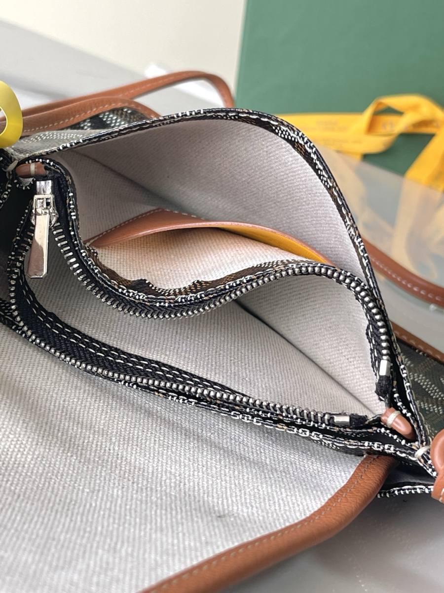 RP 2431000 Goyard Plumet Pouch Pouch 26x16x2 7BCF