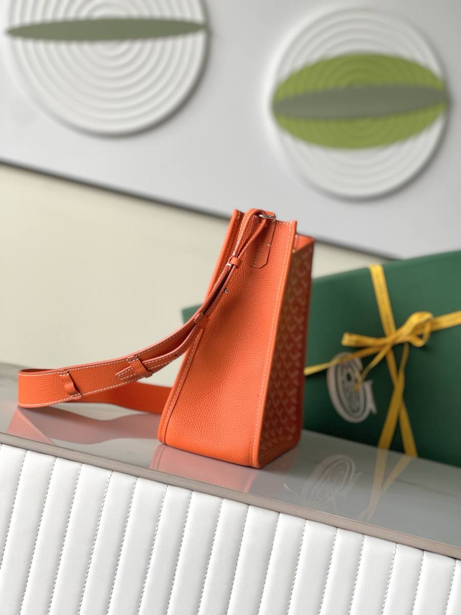 RP 2944000 Goyard Musette Hobo 8689
