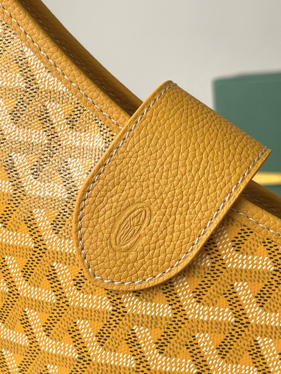 RP 2944000 Goyard Musette Hobo 8937