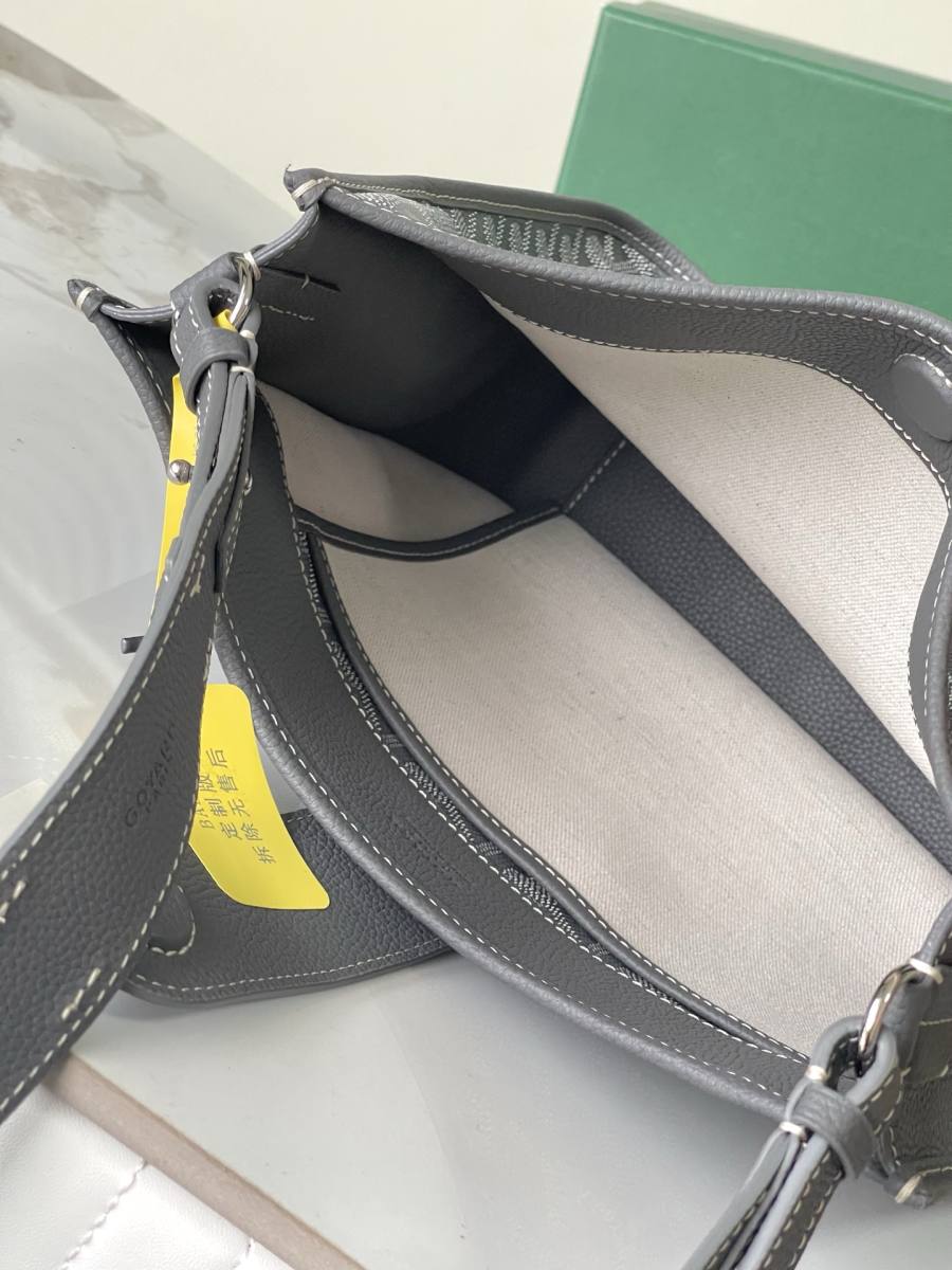 RP 2944000 Goyard Musette Hobo F8A1