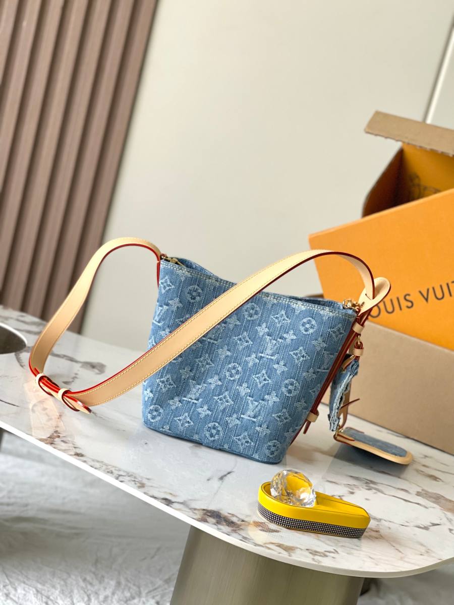 Louis Vuitton All In BB M28107 16 x 18 F585