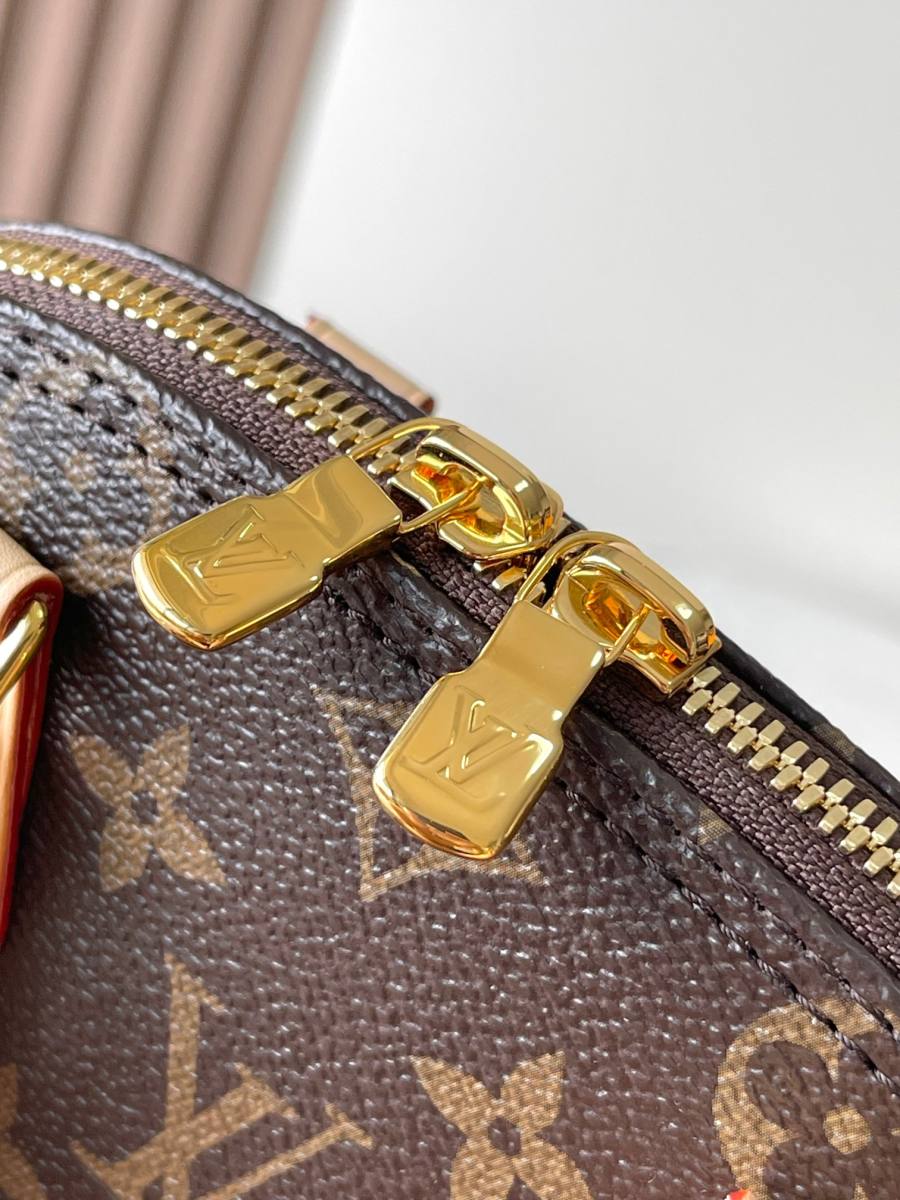 Louis Vuitton Alma M14933 18 x 12 x 8 3392