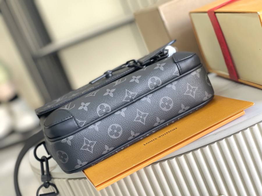 Louis Vuitton Alpha Messenger M46795 24 x 17 x 5 C219