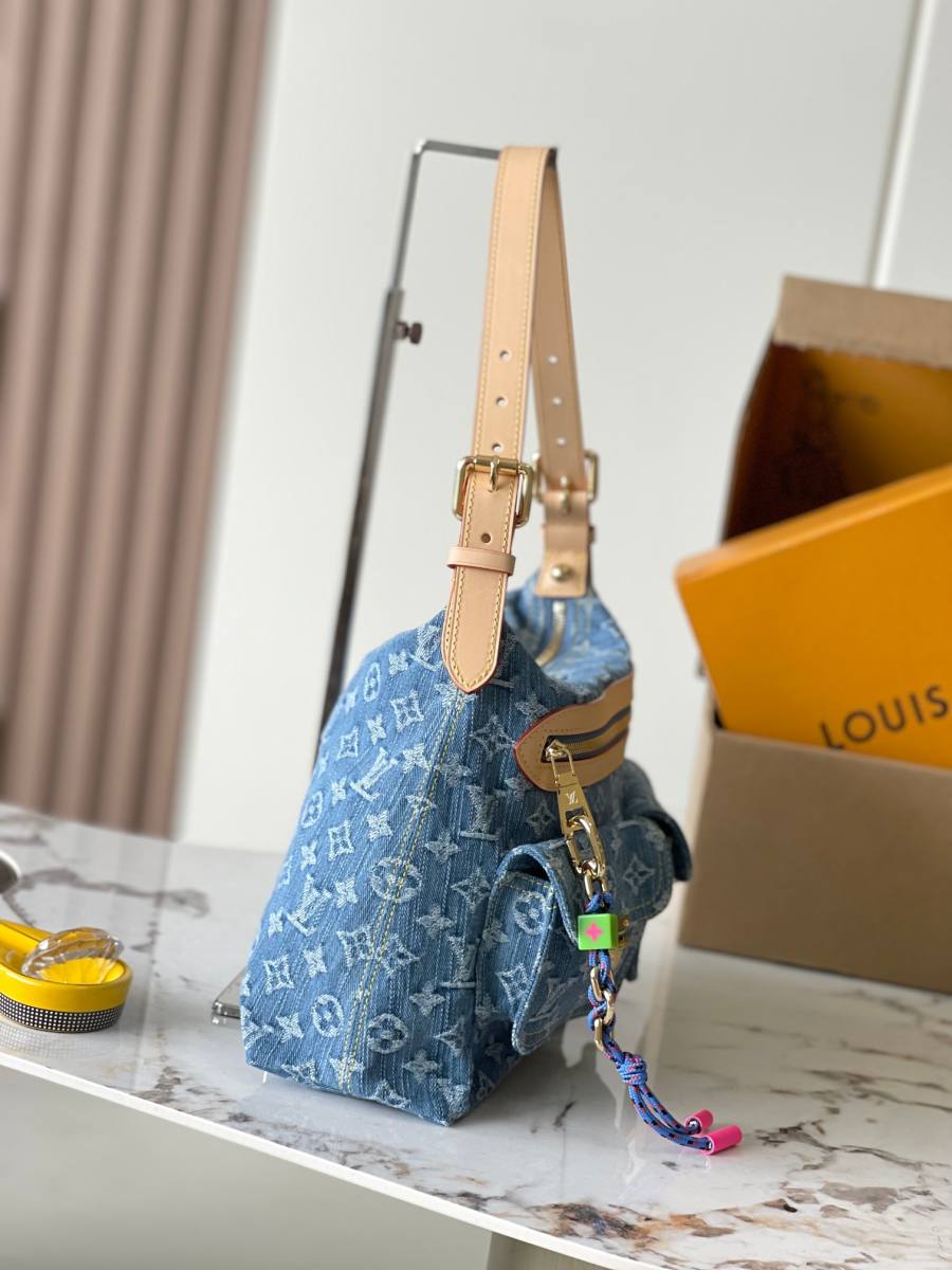 Louis Vuitton Baggy M27329 30 x 22 x 10 11E7