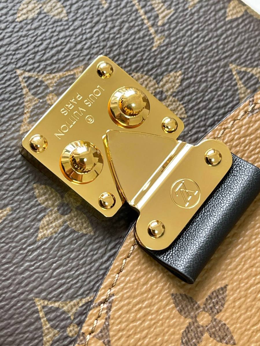 Louis Vuitton Camera Box M82465 18 x 13 x 8 0CCC