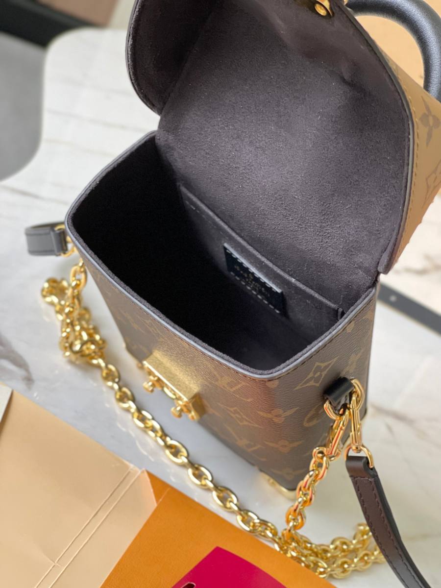 Louis Vuitton Camera Box M82465 18 x 13 x 8 0CCC
