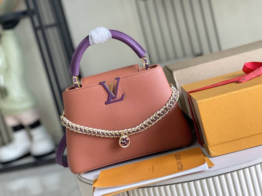 Louis Vuitton Capucines 01E3