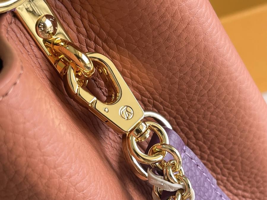 Louis Vuitton Capucines 01E3