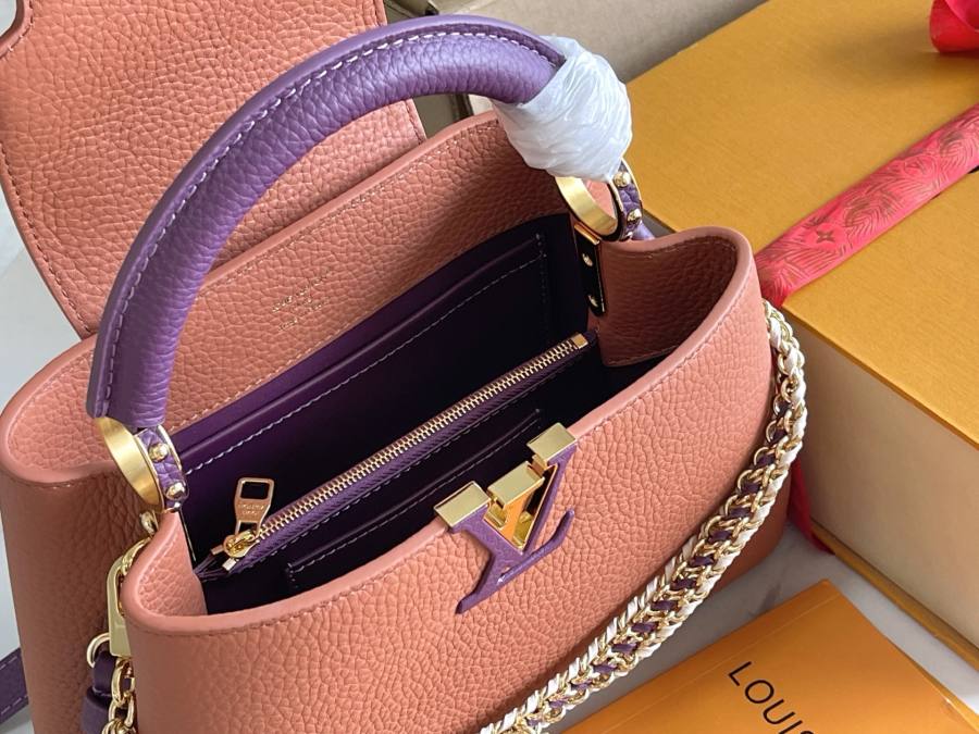 Louis Vuitton Capucines 01E3