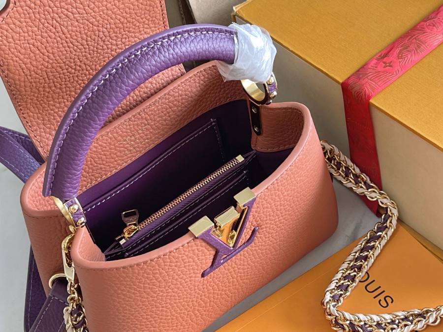 Louis Vuitton Capucines 455A