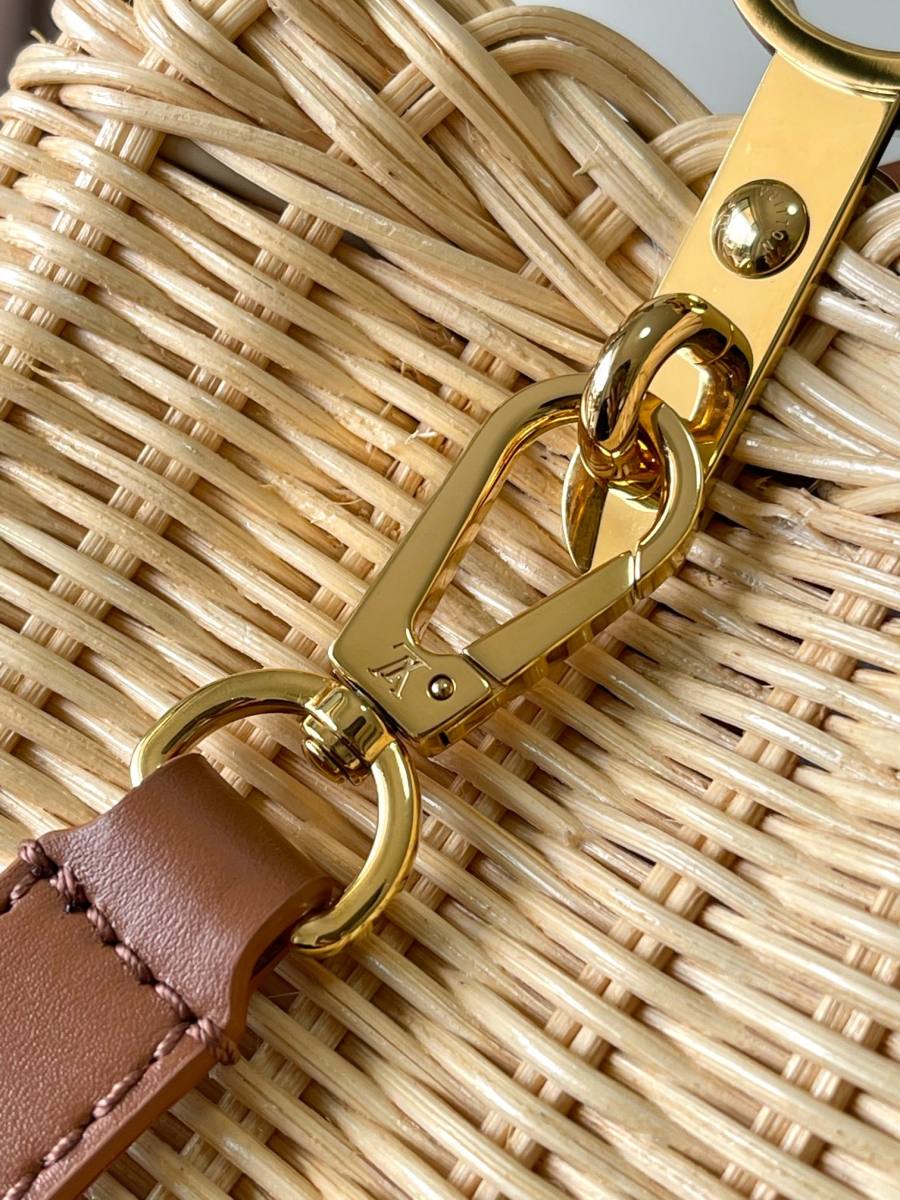 Louis Vuitton Capucines BB 4D85