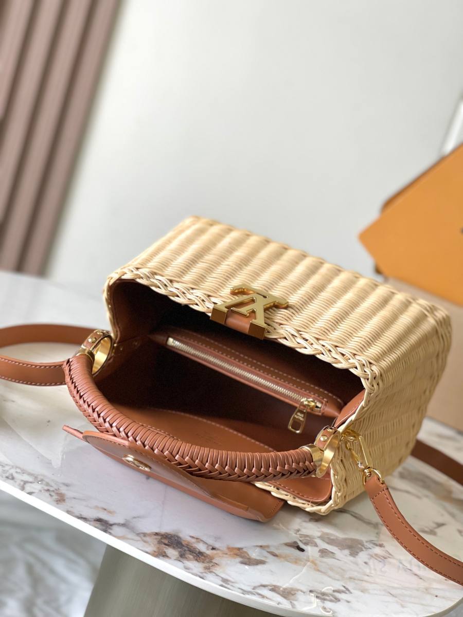 Louis Vuitton Capucines BB 4D85