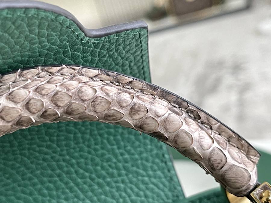 Louis Vuitton Capucines BB Emerald B2A6