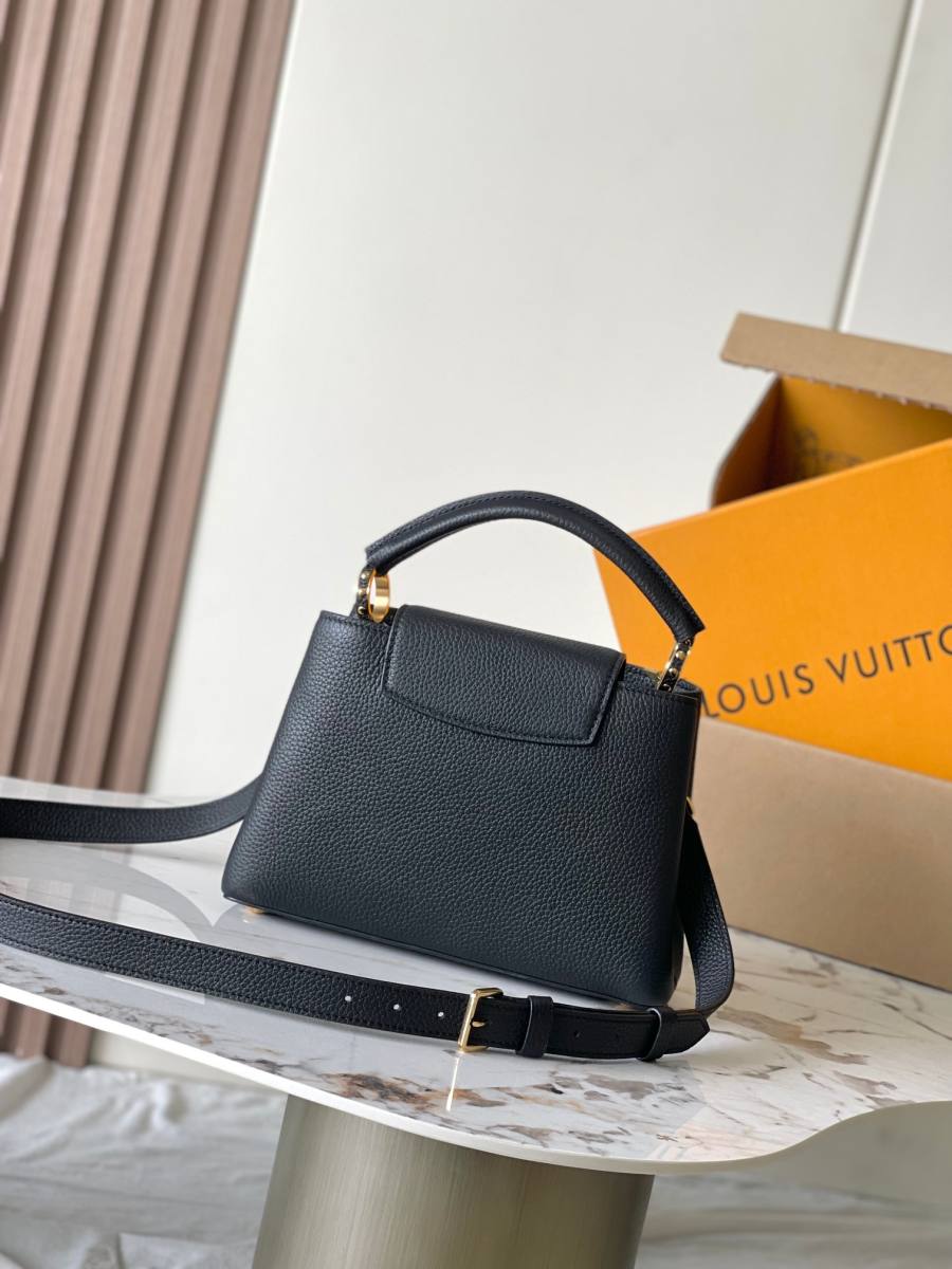Louis Vuitton Capucines BB M23263 27 x 18 x 9 Black 346B