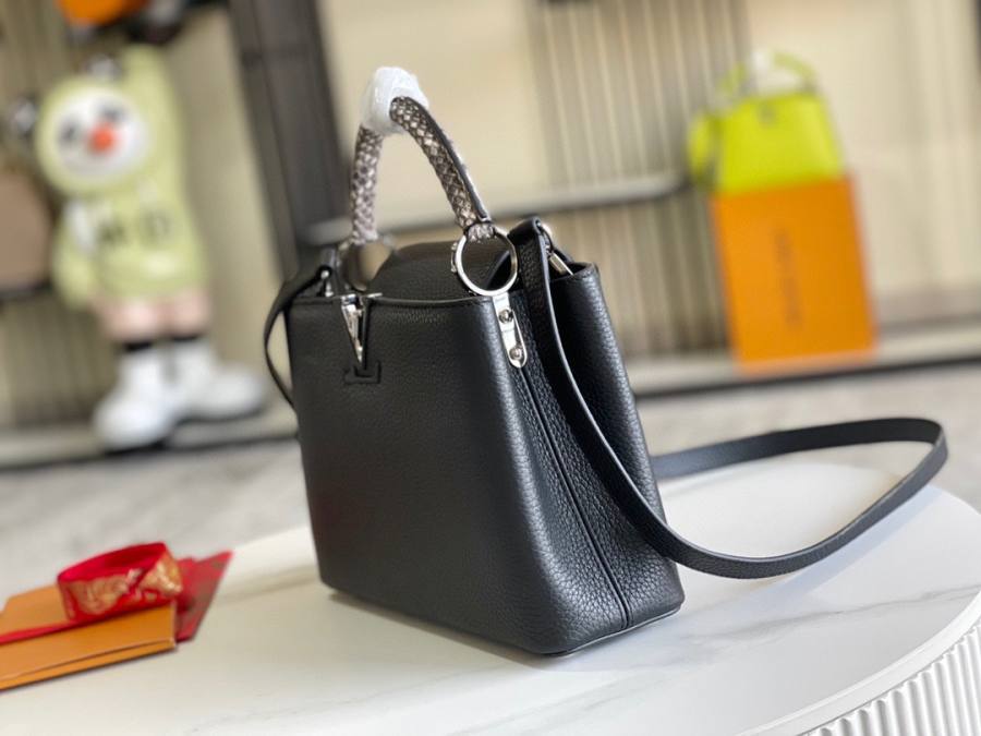Louis Vuitton Capucines BB M92800 B74A